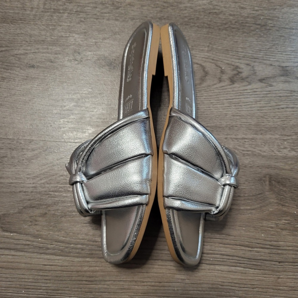 Seychelles Silver Metallic Knotted Slide Sandals Flat Women size 7 Summer Glam - Picture 9 of 11